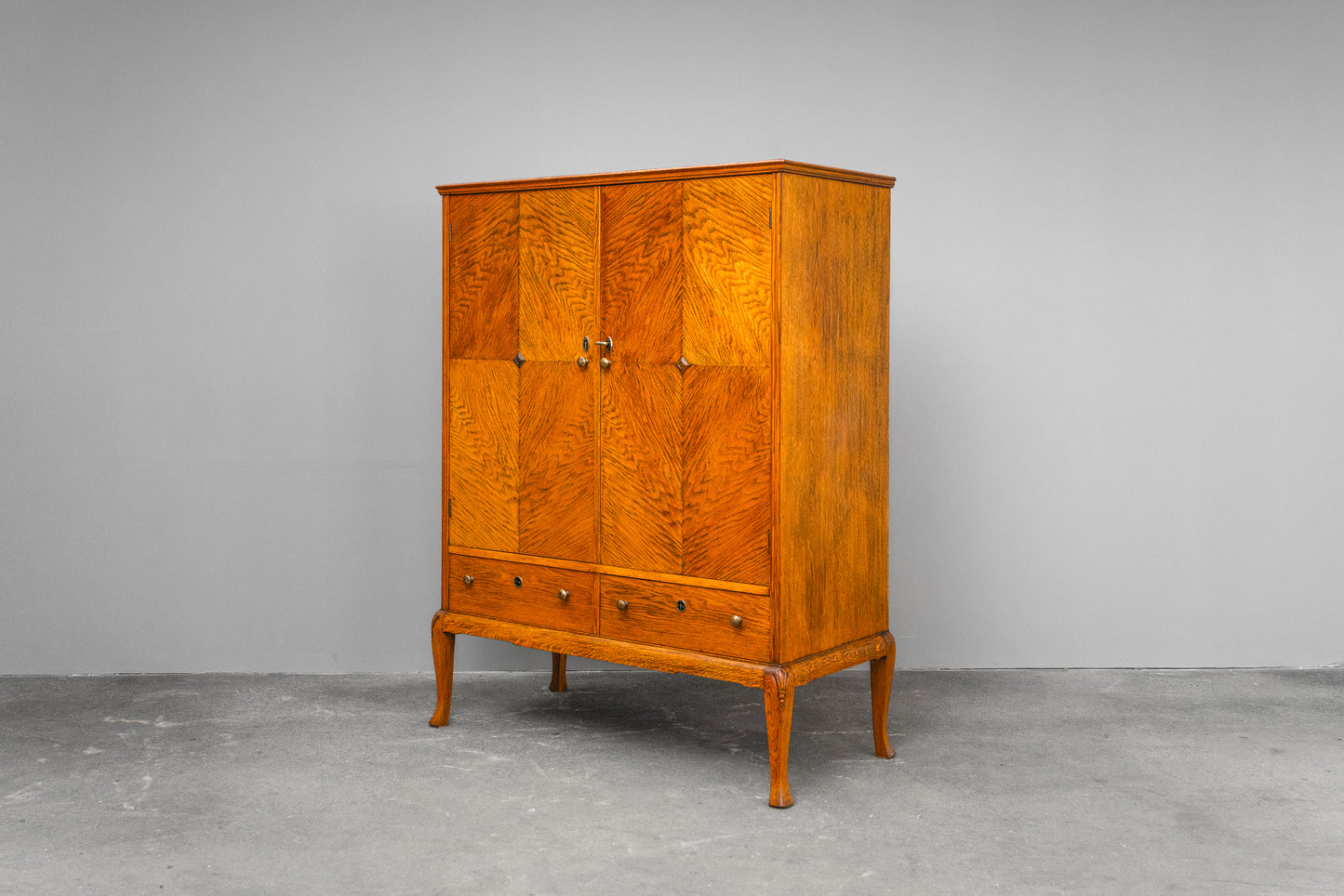 Schöner Jugendstil Wäscheschrank