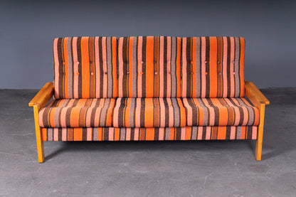 Schönes Vintage Sofa mit zwei Sesseln