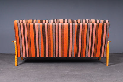 Schönes Vintage Sofa mit zwei Sesseln
