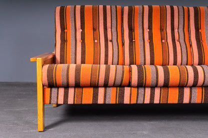 Schönes Vintage Sofa mit zwei Sesseln