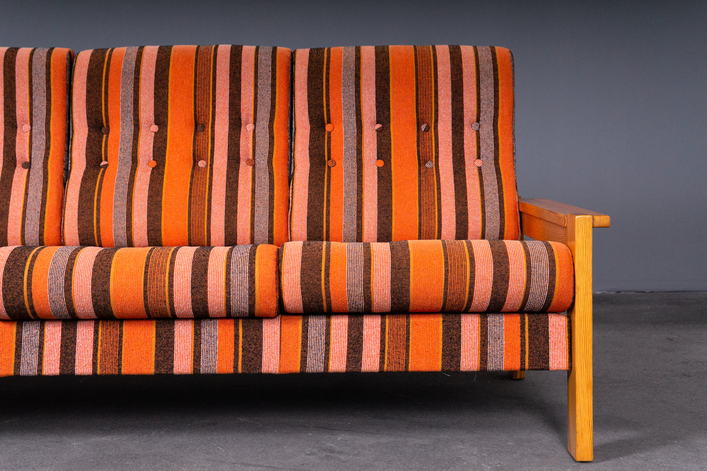 Schönes Vintage Sofa mit zwei Sesseln