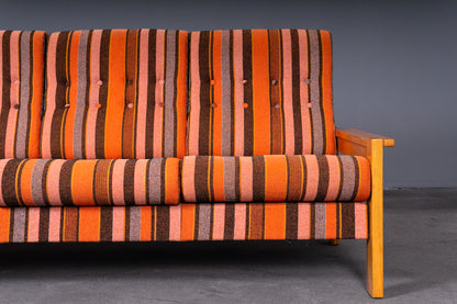 Schönes Vintage Sofa mit zwei Sesseln