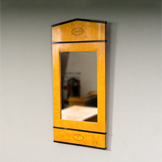Schöner Wandspiegel im Biedermeier Stil