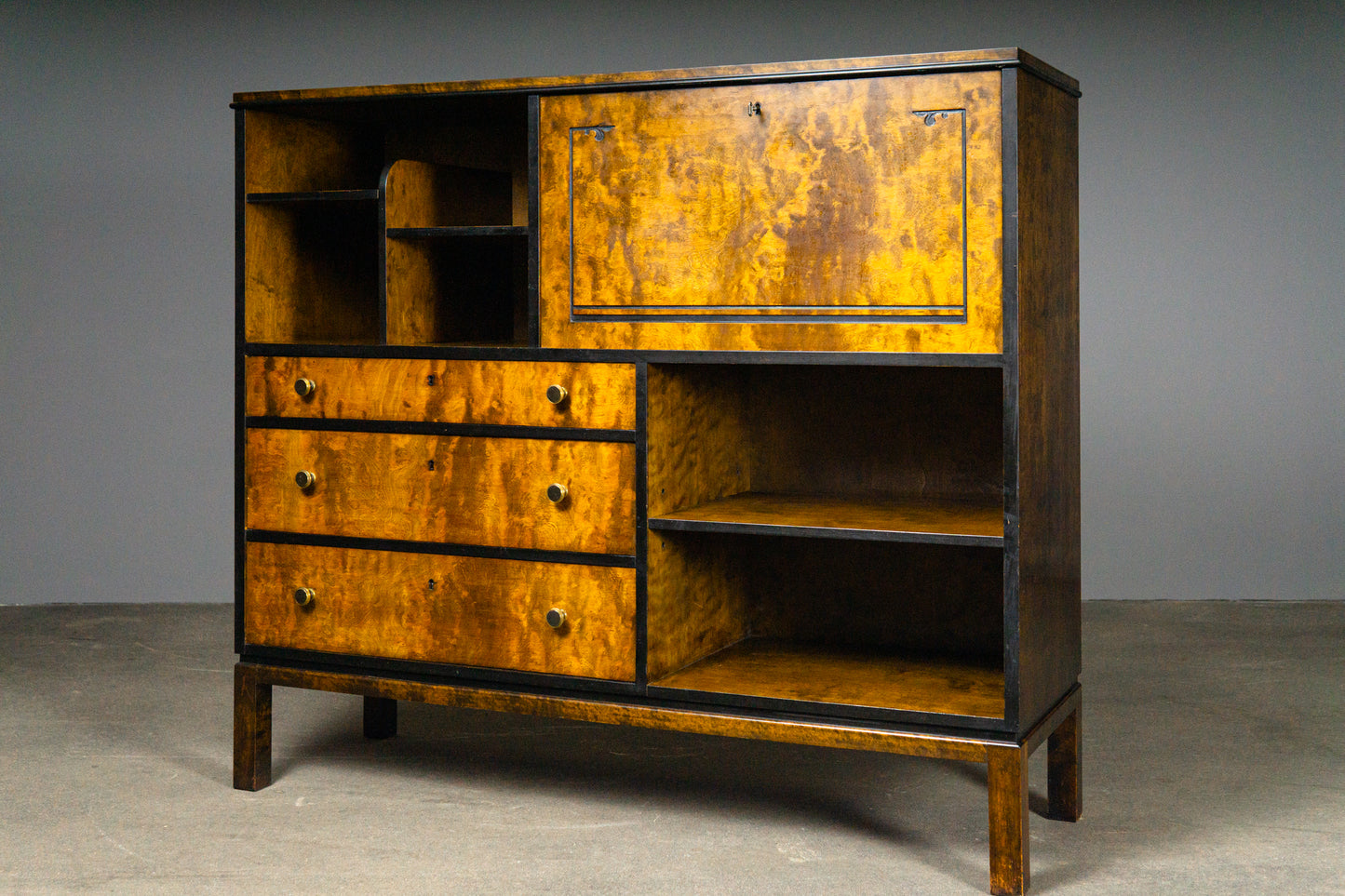 Praktisches Art Déco Highboard