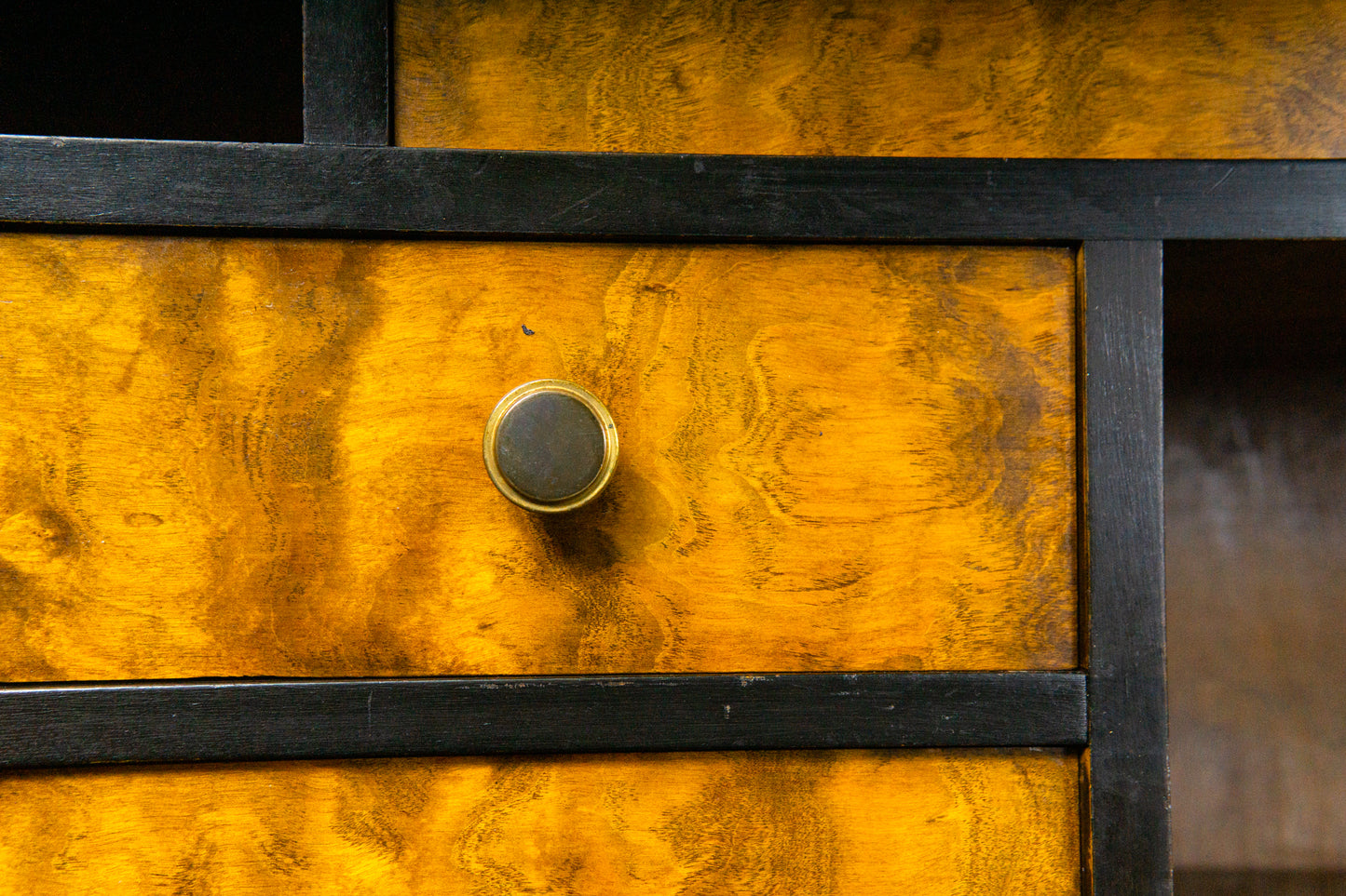 Praktisches Art Déco Highboard