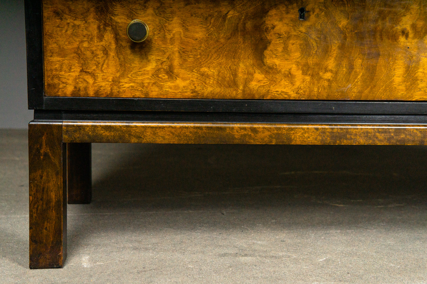 Praktisches Art Déco Highboard