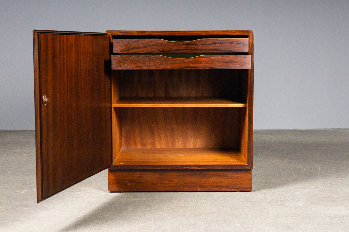 Schöne Mid-Century Kommode