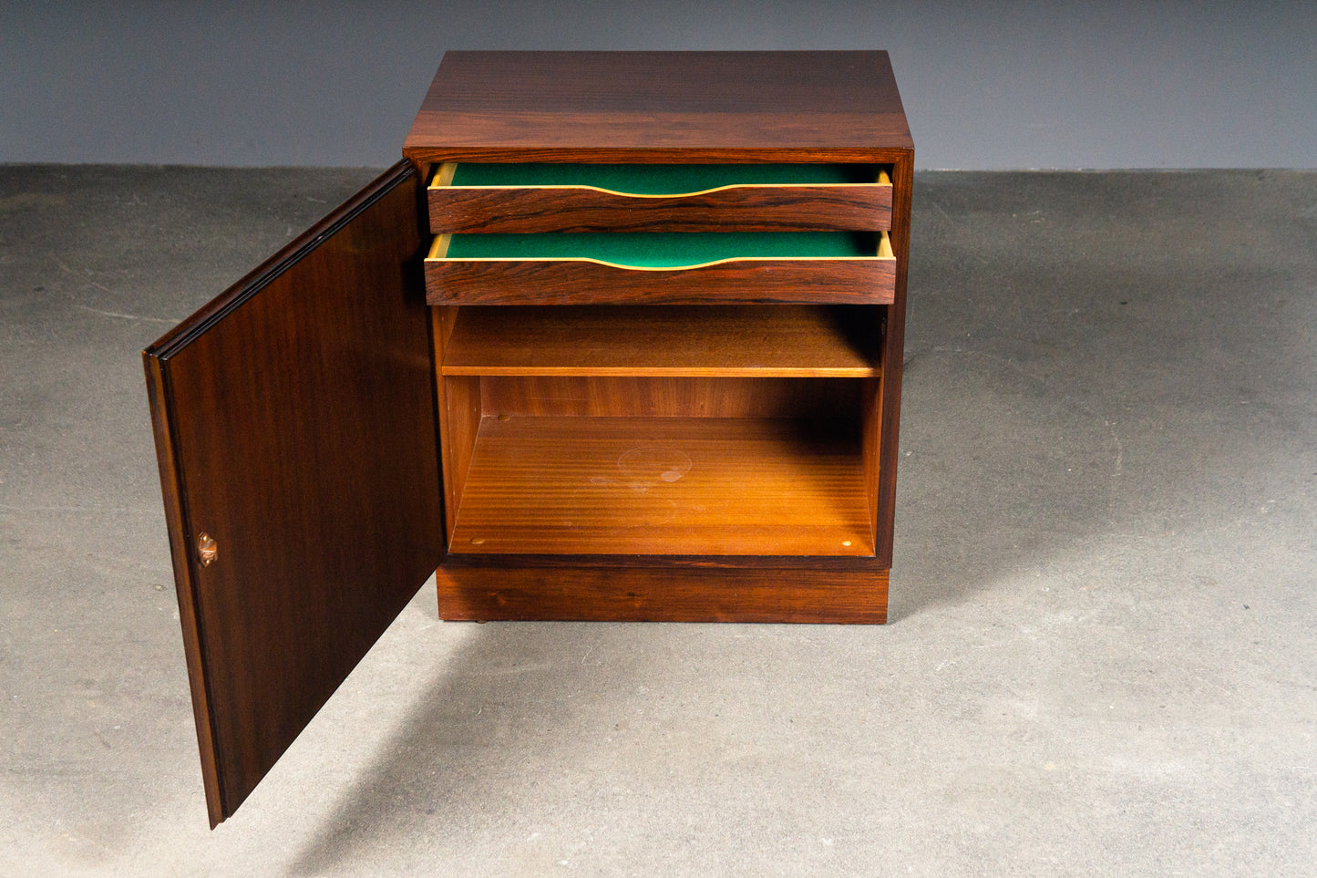 Schöne Mid-Century Kommode