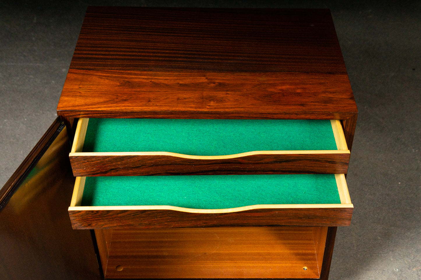 Schöne Mid-Century Kommode