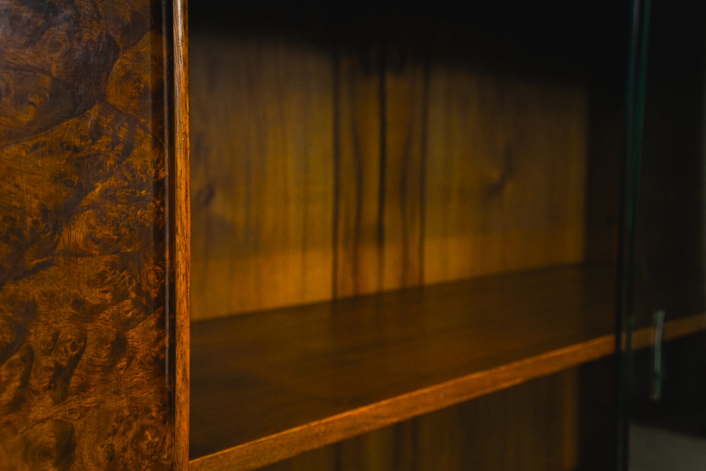 Besonderer Art Déco Bücherschrank