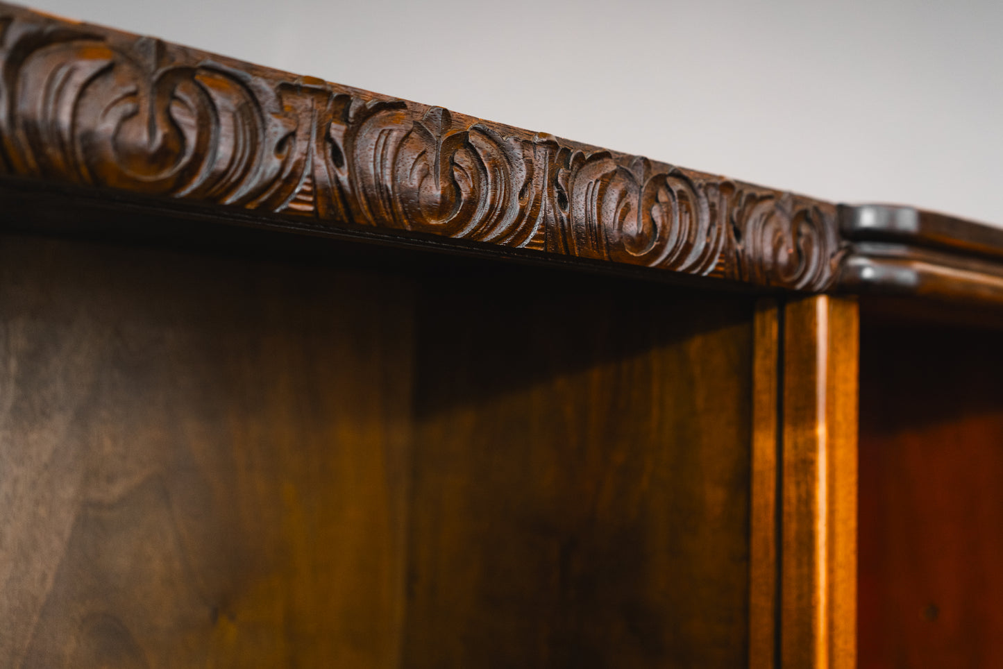 Besonderer Art Déco Bücherschrank