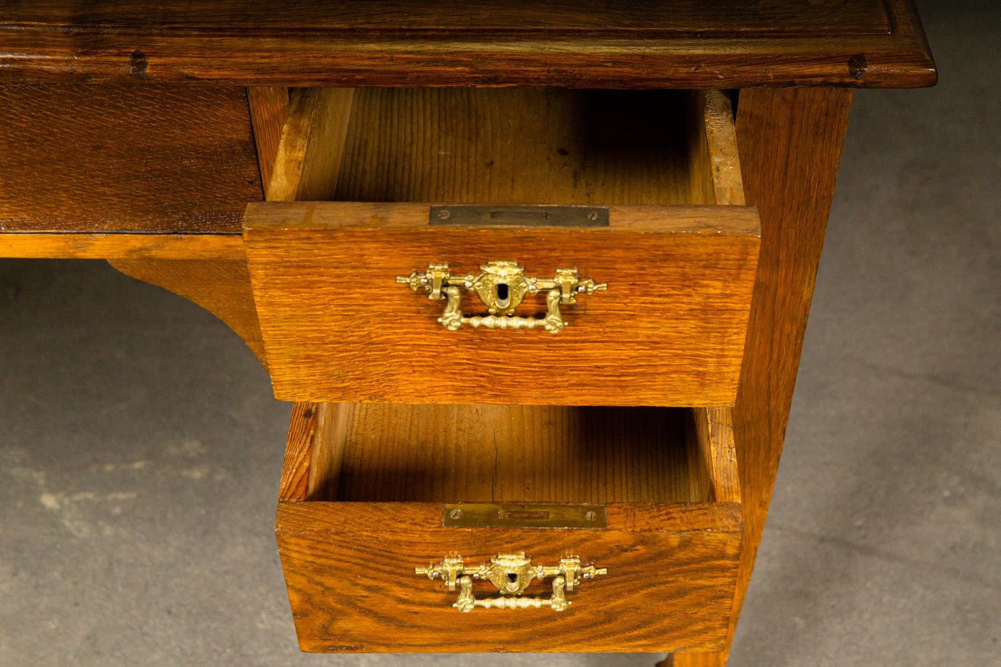 Schöner Biedermeier Schreibtisch