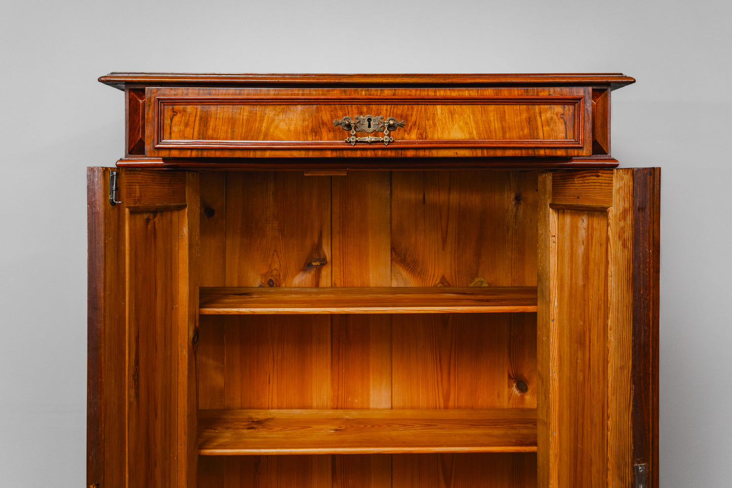 Wunderschönes Gründerzeit Vertiko