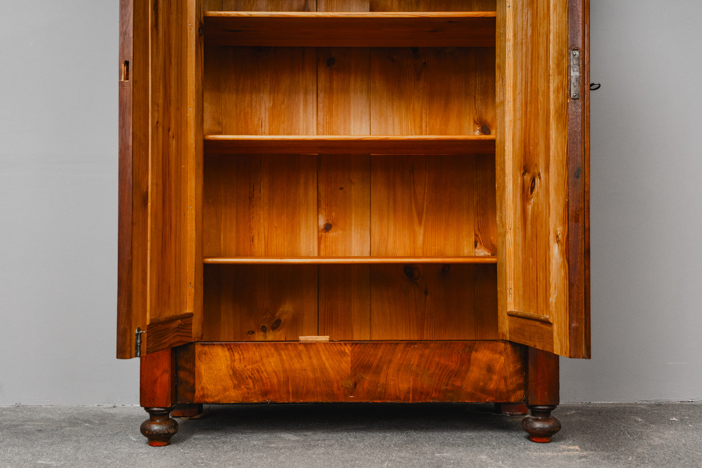 Wunderschönes Gründerzeit Vertiko