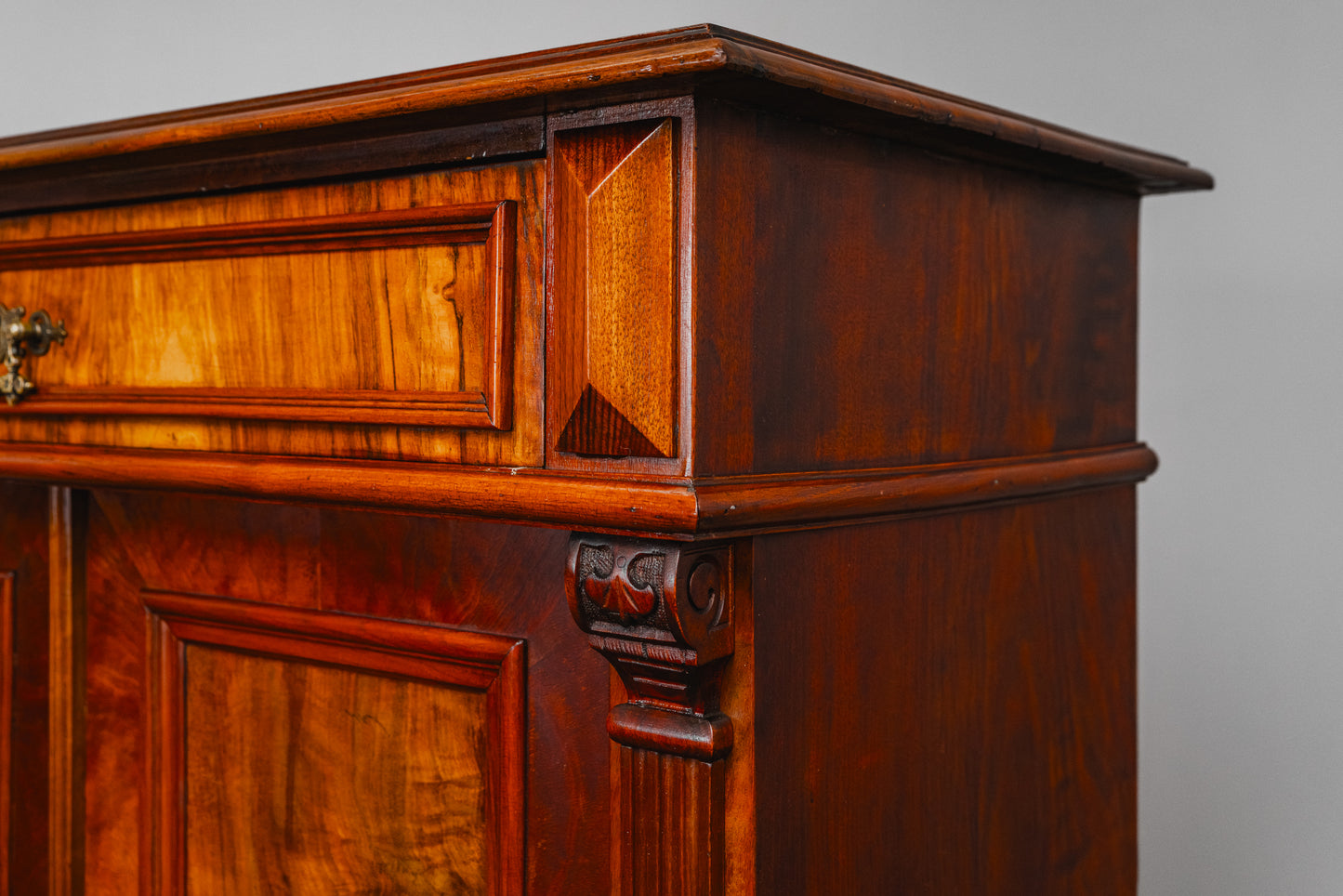 Wunderschönes Gründerzeit Vertiko