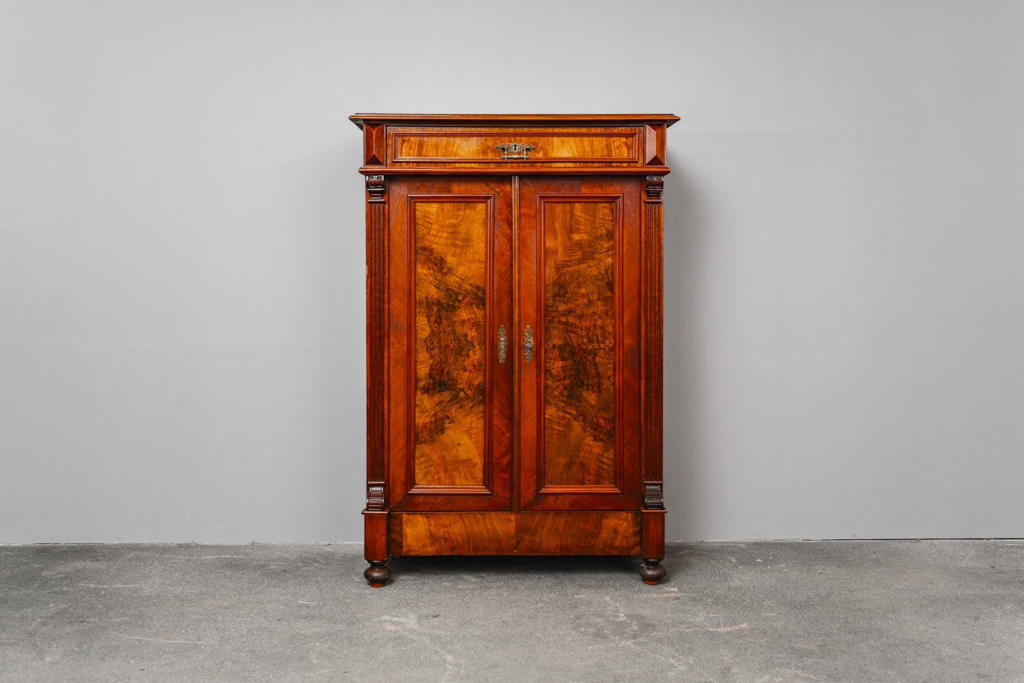 Wunderschönes Gründerzeit Vertiko