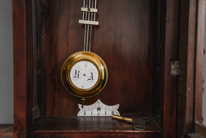 Elegante Gründerzeit Wanduhr