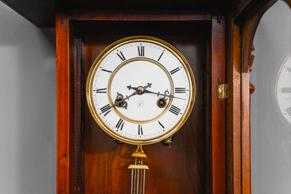 Elegante Gründerzeit Wanduhr