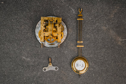 Elegante Gründerzeit Wanduhr