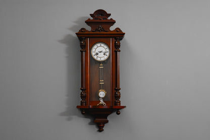 Elegante Gründerzeit Wanduhr