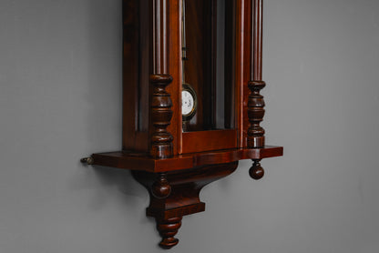 Elegante Gründerzeit Wanduhr