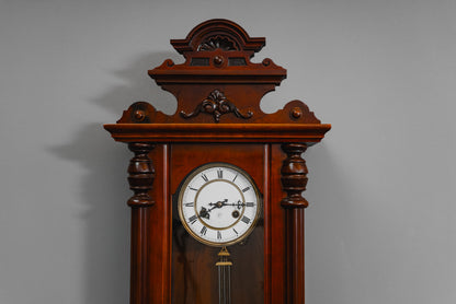 Elegante Gründerzeit Wanduhr