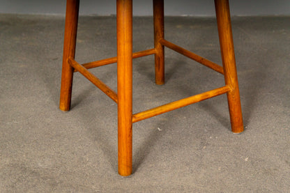 Süßer Vintage Hocker