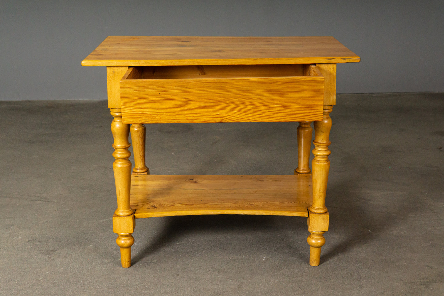 Kleiner Biedermeier Tisch