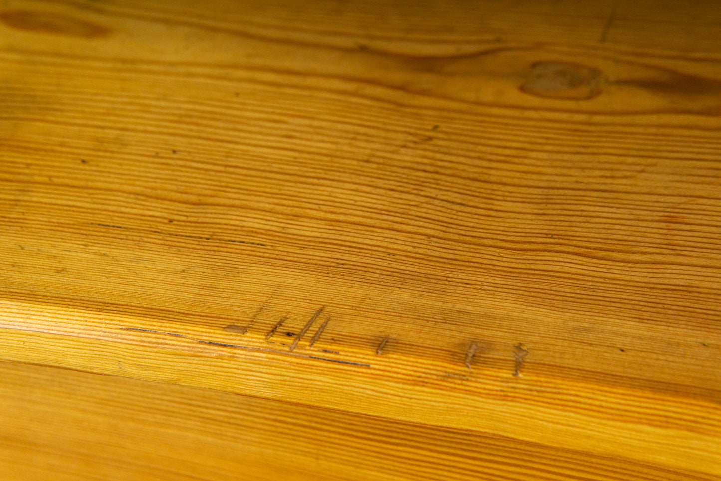 Kleiner Biedermeier Tisch