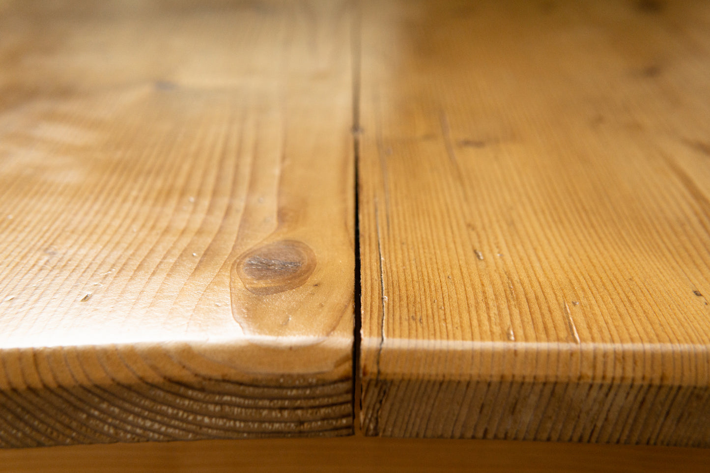 Schöner Tisch im Biedermeier Stil