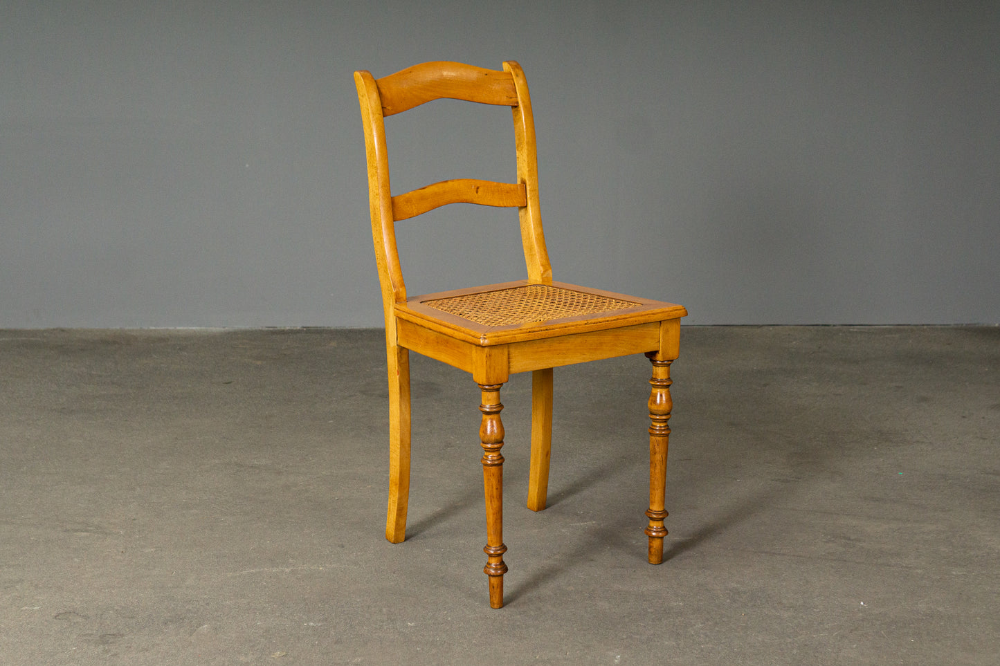 Schöner Biedermeier Stuhl