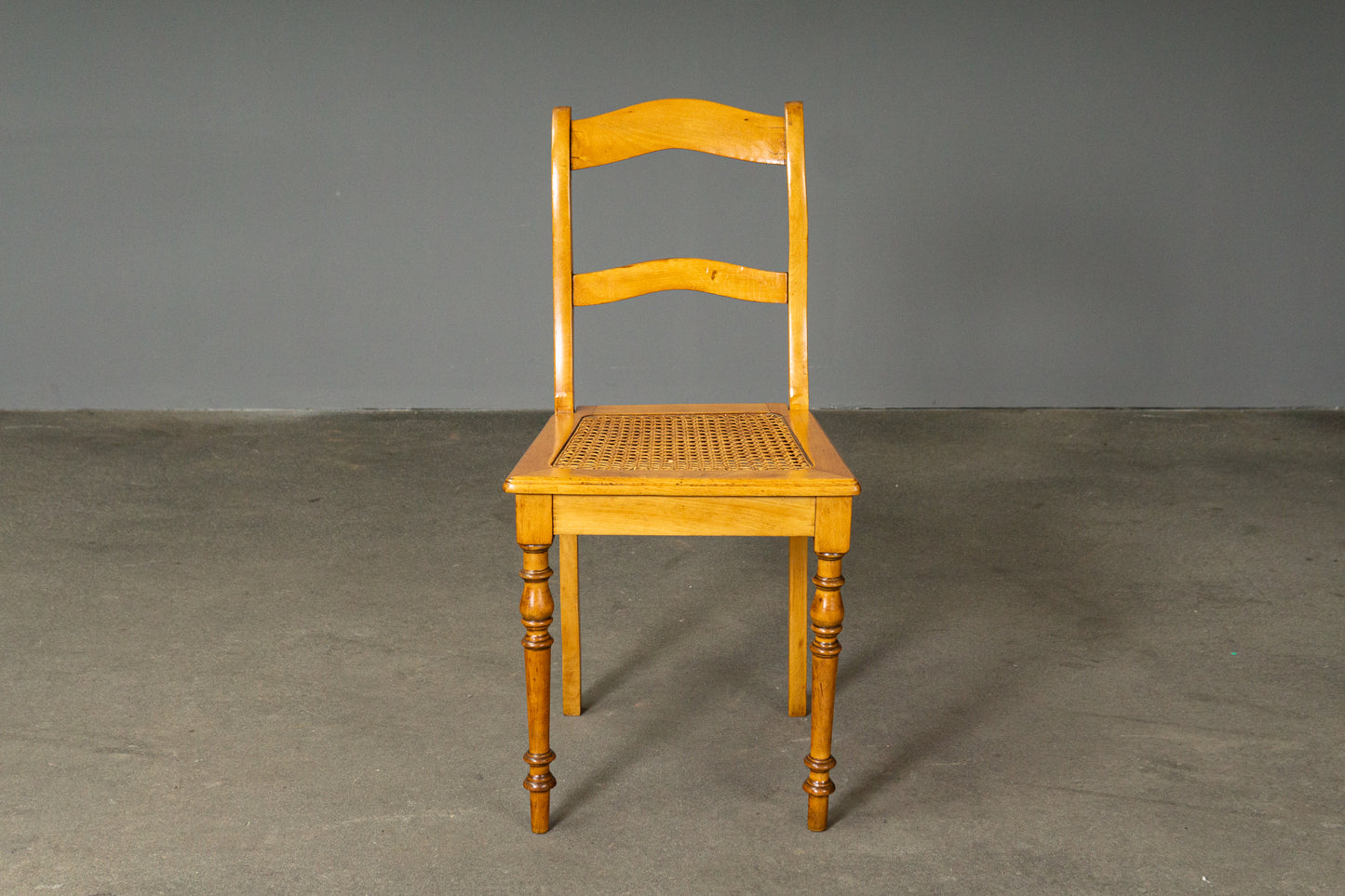 Schöner Biedermeier Stuhl