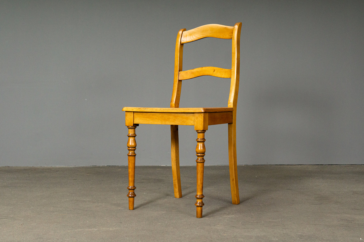 Schöner Biedermeier Stuhl