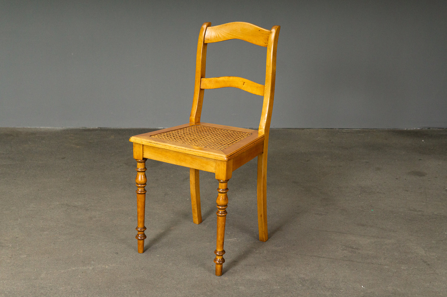 Schöner Biedermeier Stuhl