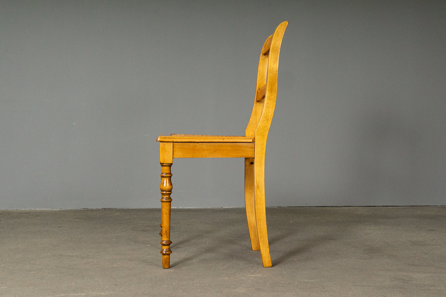 Schöner Biedermeier Stuhl