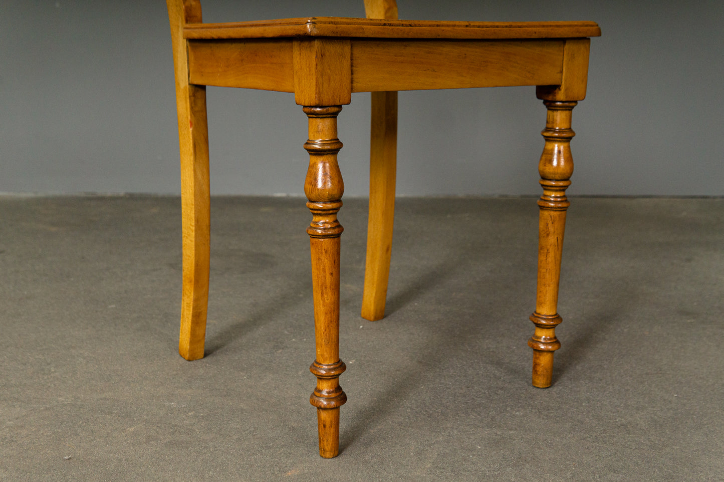 Schöner Biedermeier Stuhl