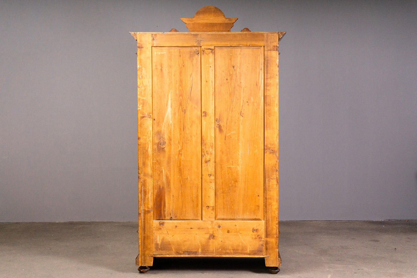 Eleganter Gründerzeit Wäscheschrank