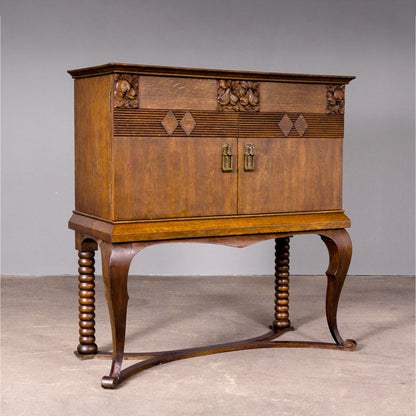 Eleganter Jugendstil Aufsatzschrank