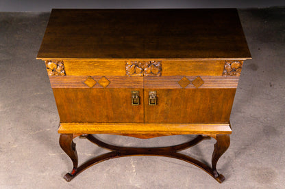 Eleganter Jugendstil Aufsatzschrank