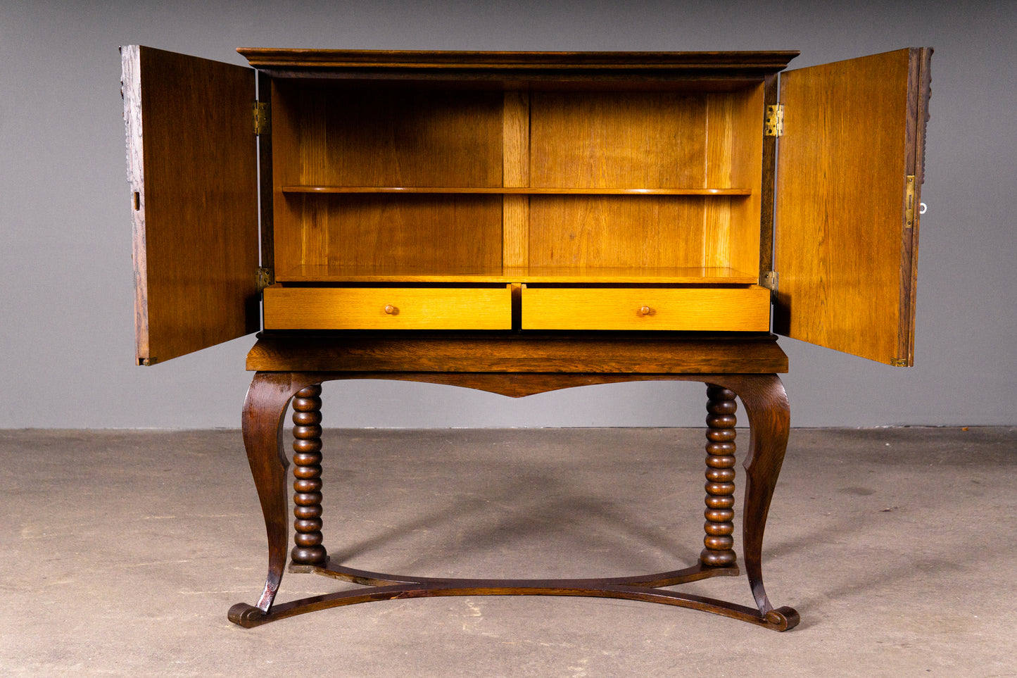 Eleganter Jugendstil Aufsatzschrank