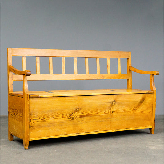 Praktische Biedermeier Truhenbank