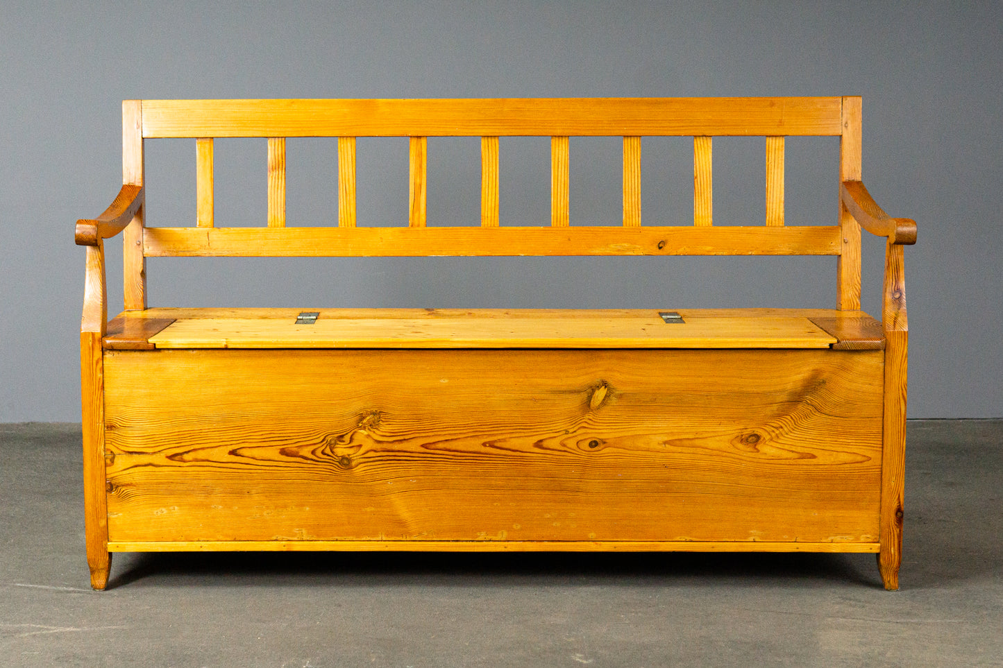 Praktische Biedermeier Truhenbank