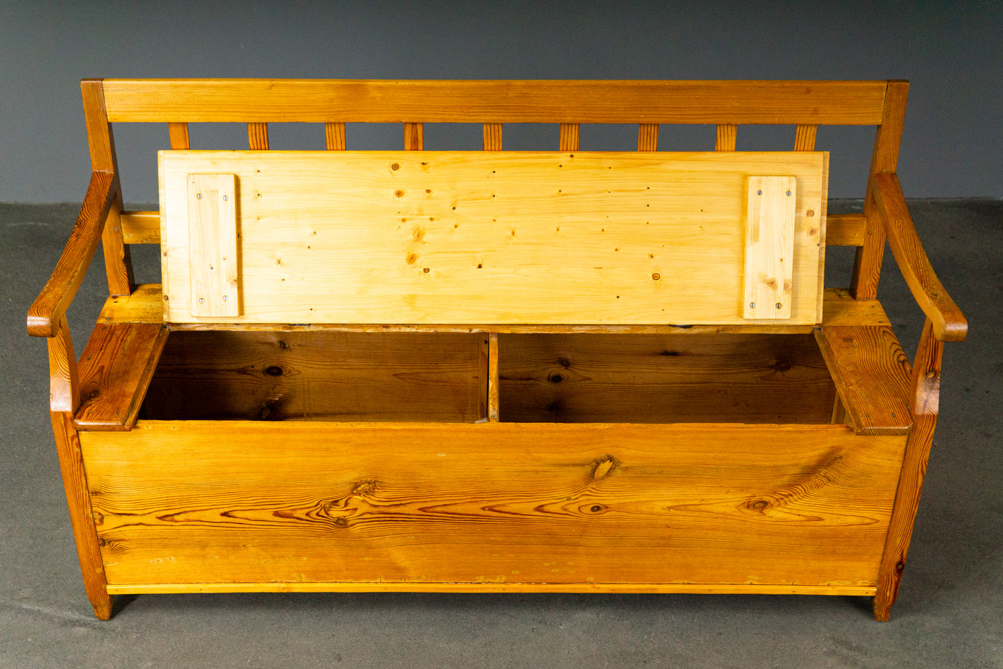 Praktische Biedermeier Truhenbank