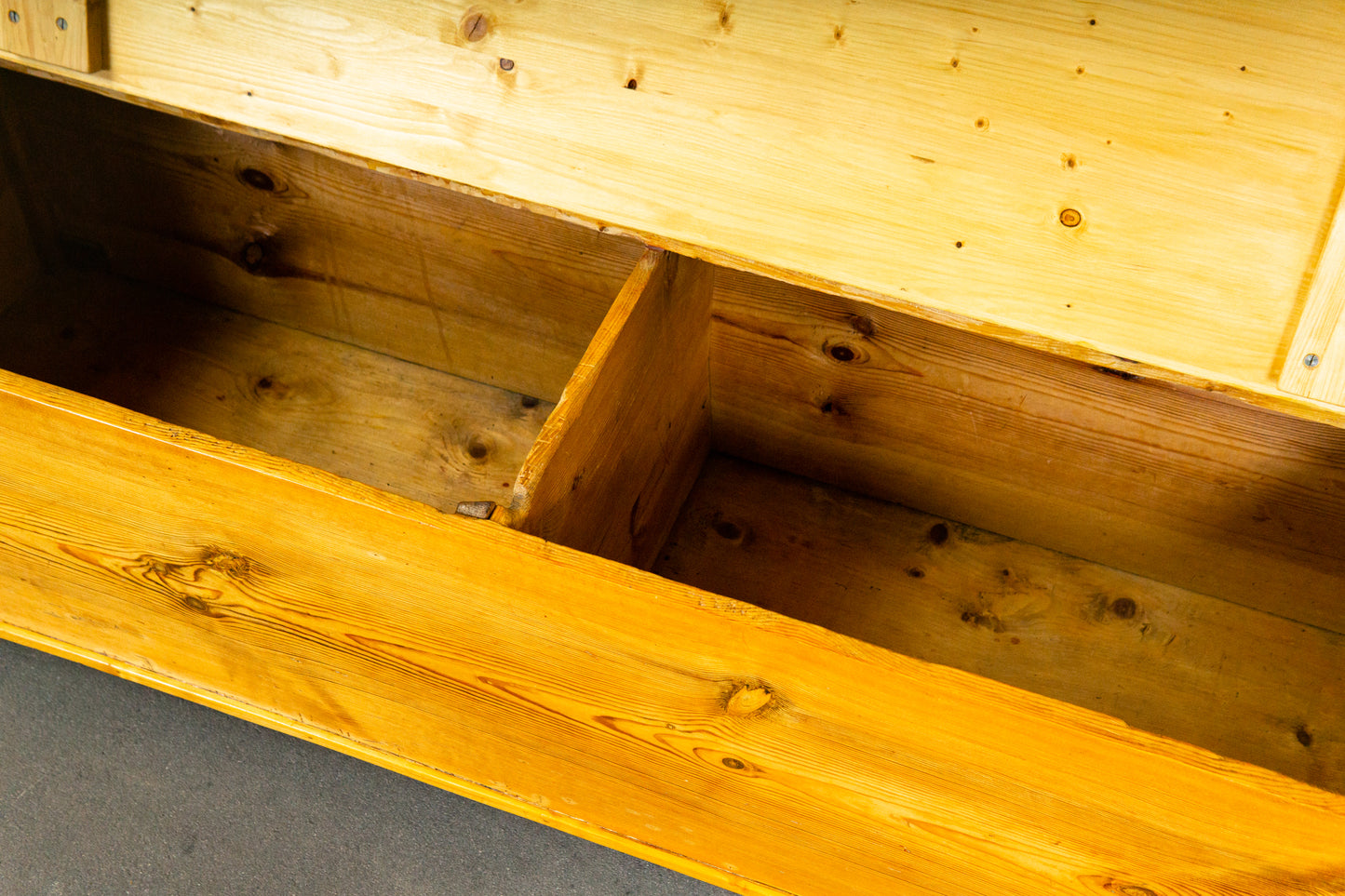 Praktische Biedermeier Truhenbank