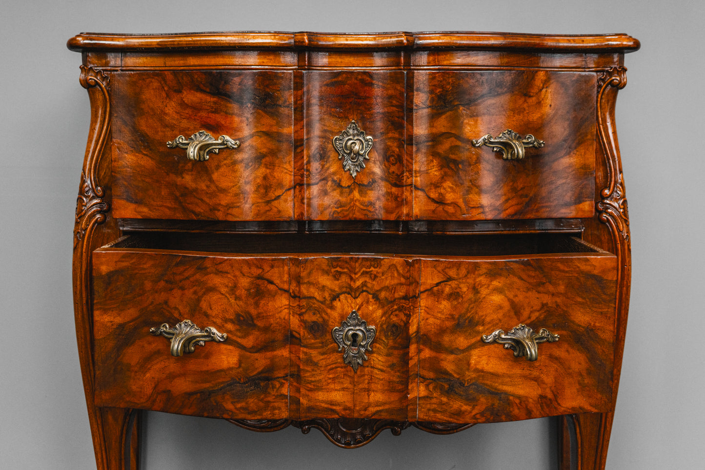 Elegante Kommode im Barock Stil