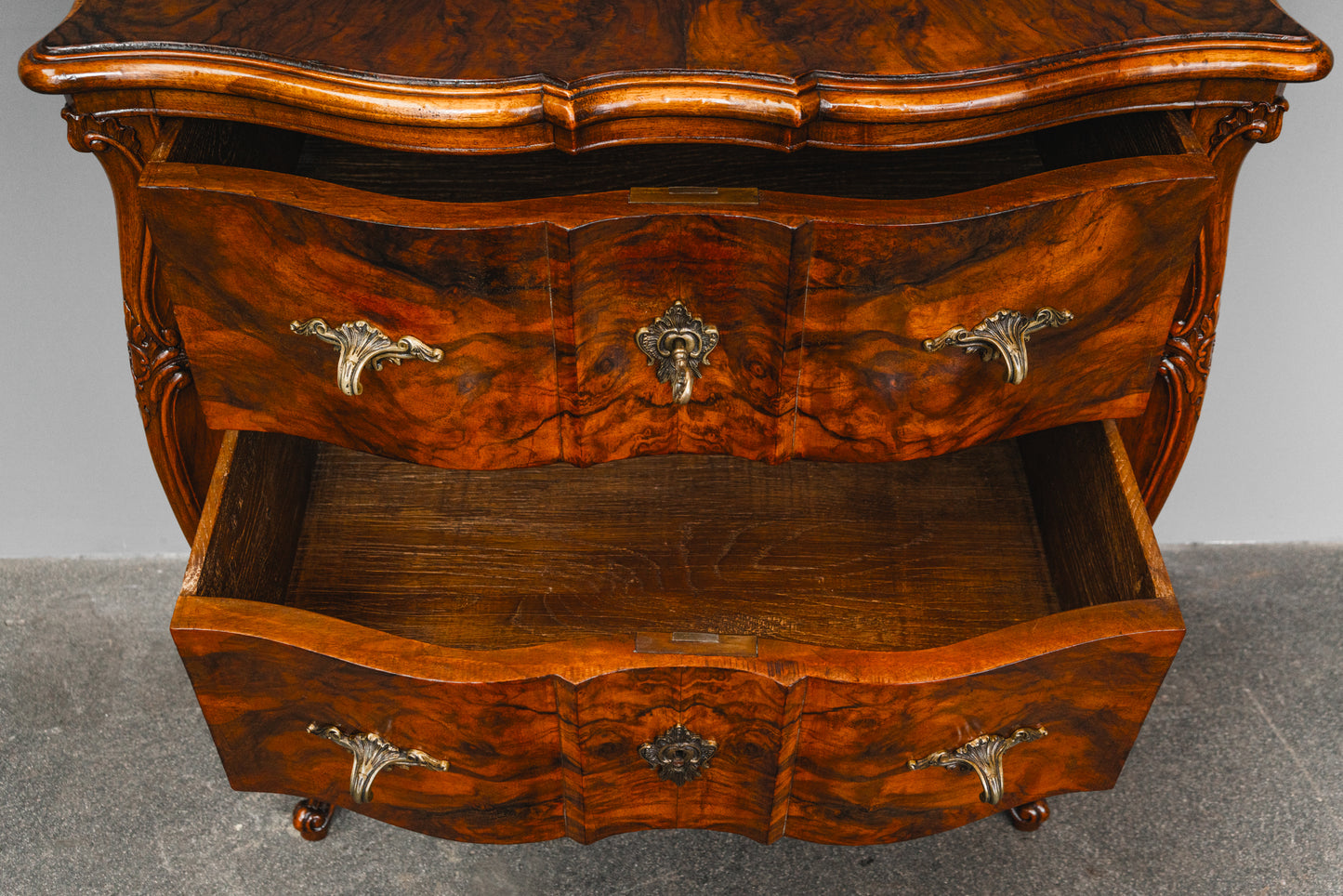 Elegante Kommode im Barock Stil