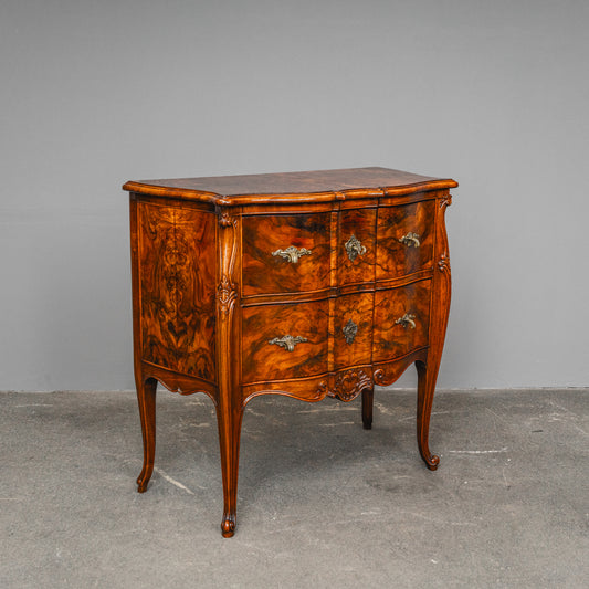 Elegante Kommode im Barock Stil