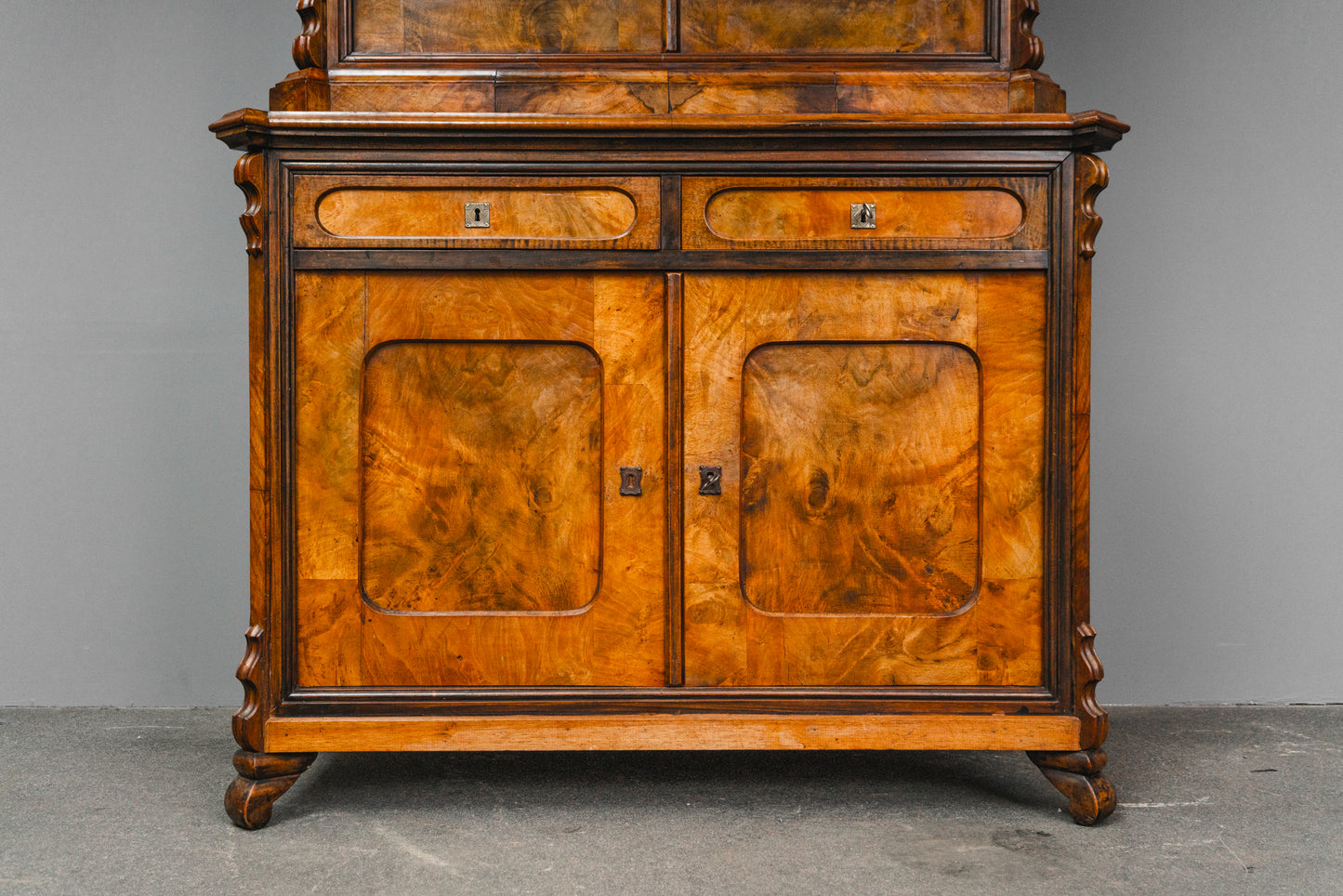 Schöne Biedermeier Vitrinenschrank