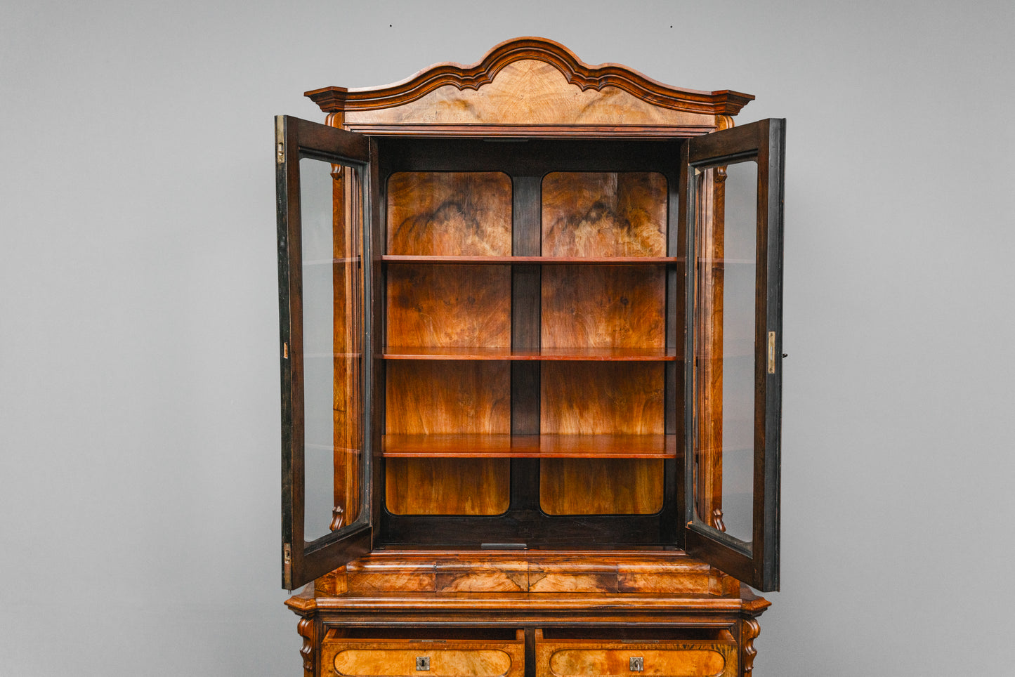 Schöne Biedermeier Vitrinenschrank