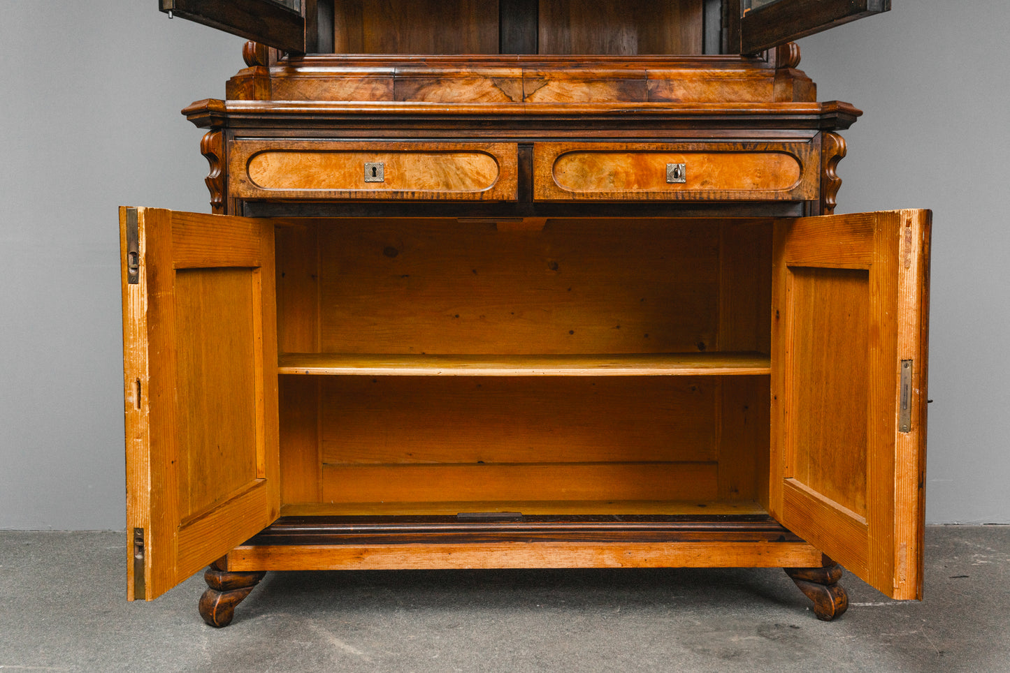 Schöne Biedermeier Vitrinenschrank